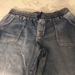 Maurice’s Boyfriend Jeans Elastic Waste line brand new, never worn